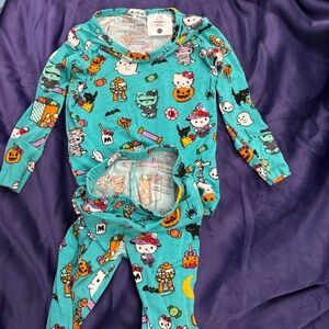 Posh Peanut “OG Halloween Hello Kitty” Two piece - Size 18-24mos. VGUC